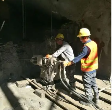 鱼峰水下抗分散灌浆料特点 水下不分散注浆料介绍