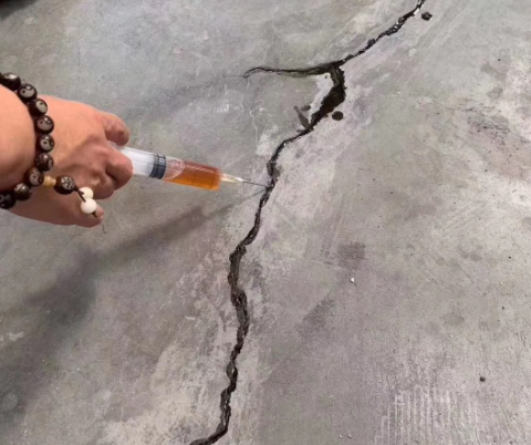鱼峰混凝土裂缝修补技术详解​
